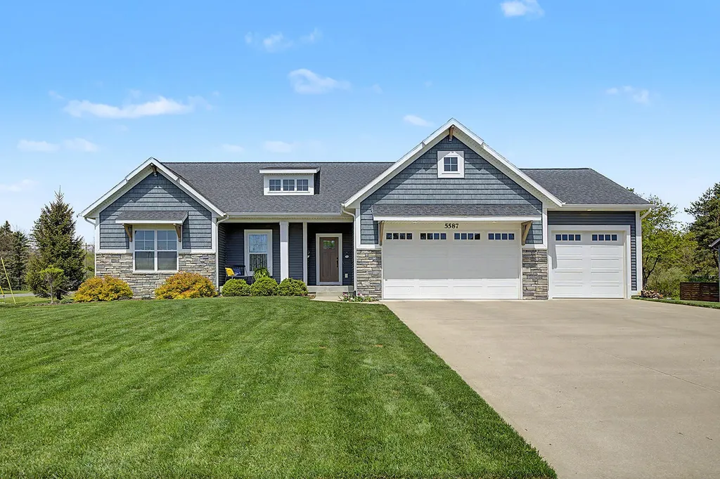 5587 Stanton Woods Drive Blendon Township MI 49426