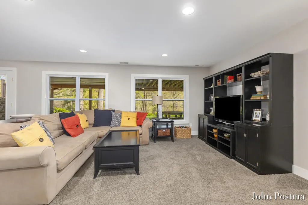 7314 Thornapple Park Drive SE Cascade Charter Township MI 49546