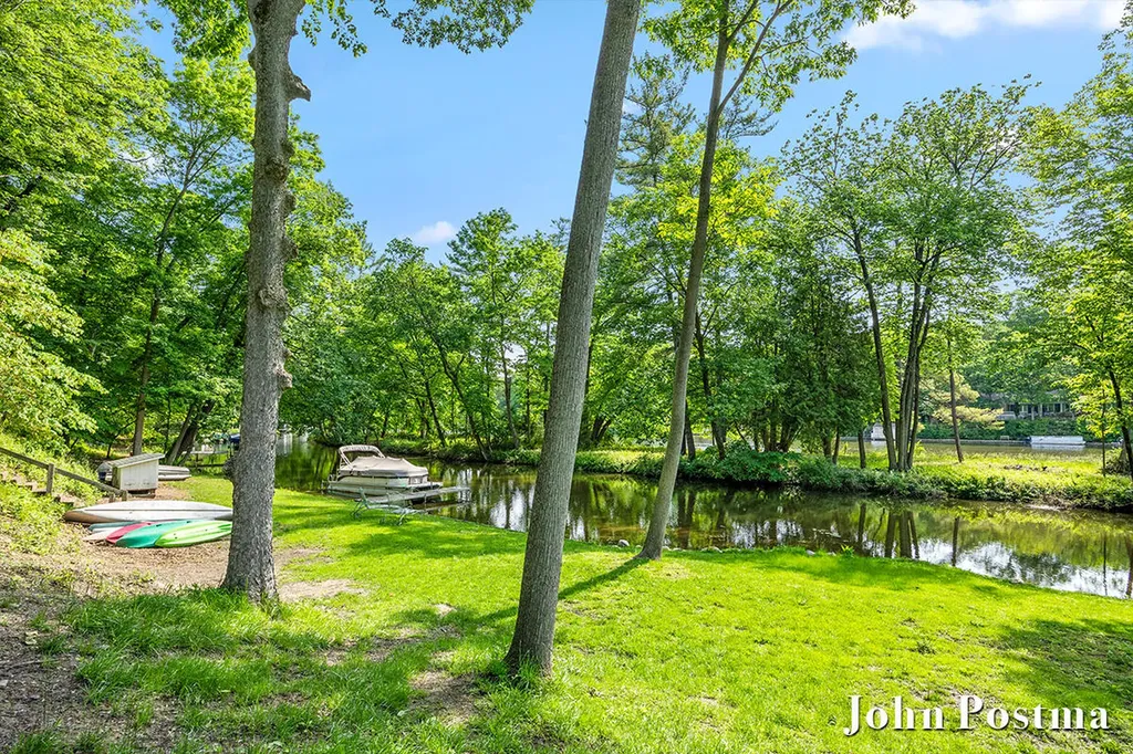 7314 Thornapple Park Drive SE Cascade Charter Township MI 49546