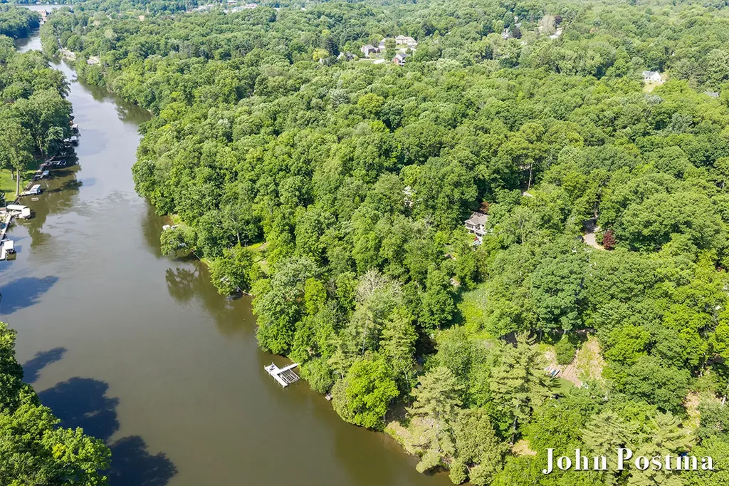 7314 Thornapple Park Drive SE Cascade Charter Township MI 49546