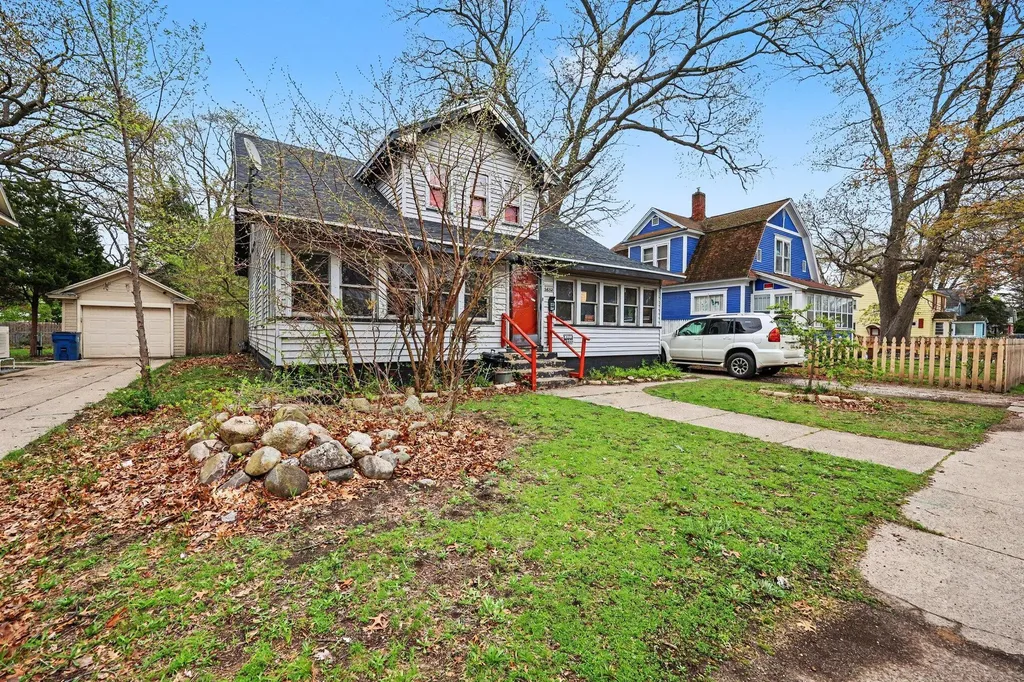 2832 6th Street Muskegon Heights City MI 49444