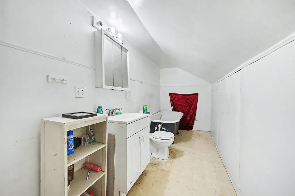 2832 6th Street Muskegon Heights City MI 49444