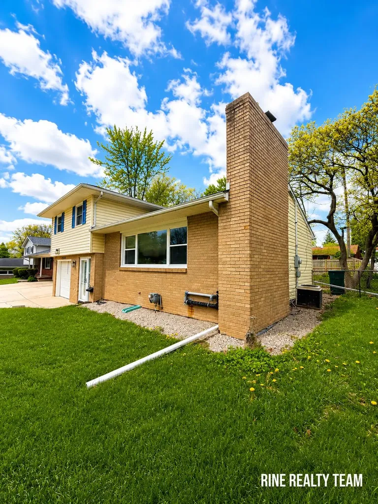 2200 Rossiter Place Lansing City MI 48911