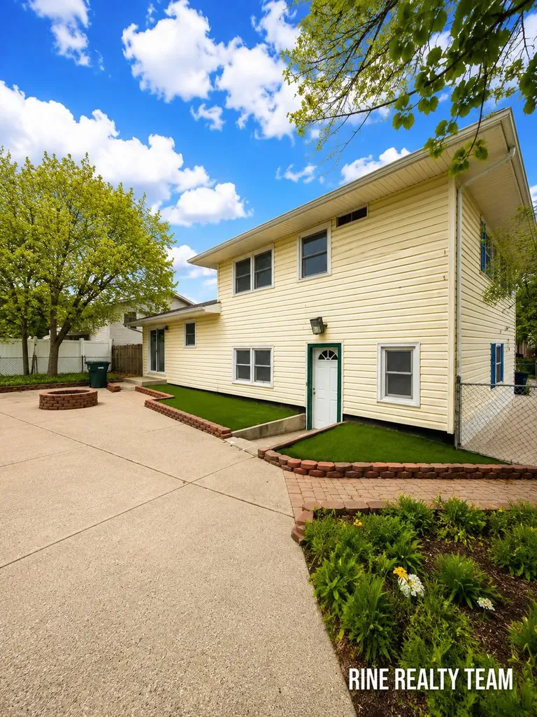 2200 Rossiter Place Lansing City MI 48911