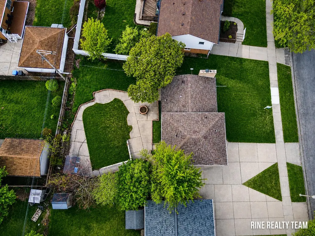 2200 Rossiter Place Lansing City MI 48911
