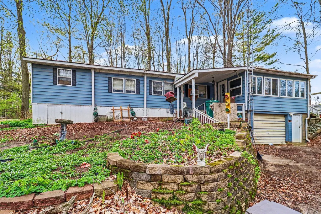 7743 N Manitonka Drive Nottawa Township MI 48893
