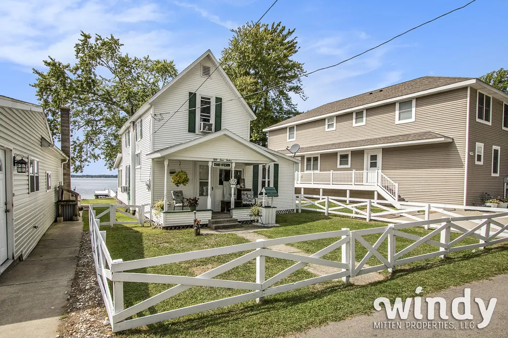 5412 Forest Avenue Watervliet Township MI 49098