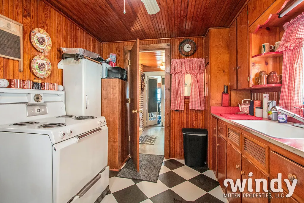 5412 Forest Avenue Watervliet Township MI 49098