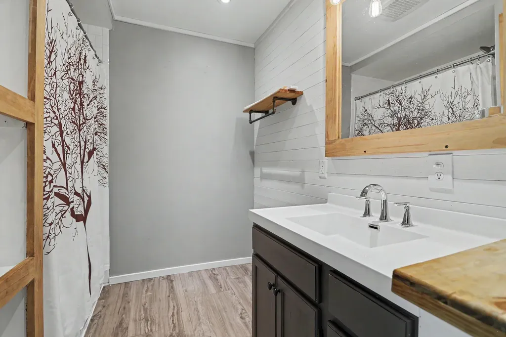 243 E Catherine Street Bellevue Village MI 49021