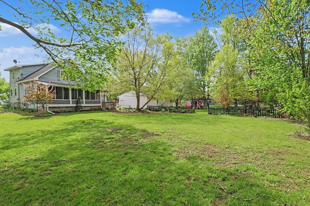 243 E Catherine Street Bellevue Village MI 49021