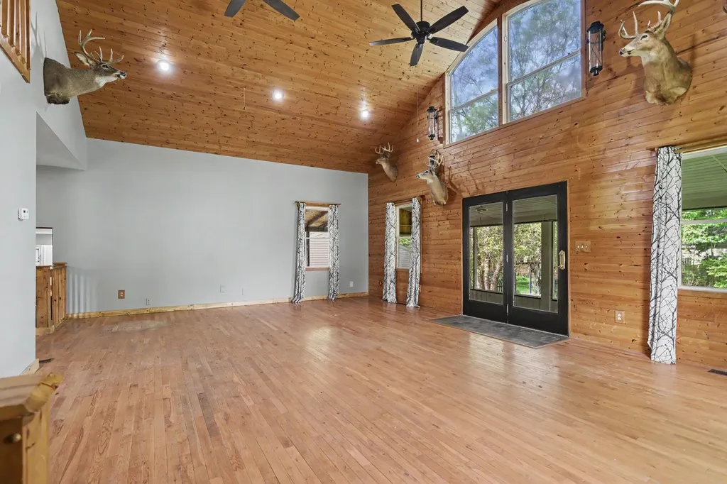 243 E Catherine Street Bellevue Village MI 49021