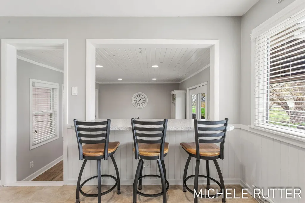 526 Pinecrest Street Holland Charter Township MI 49424