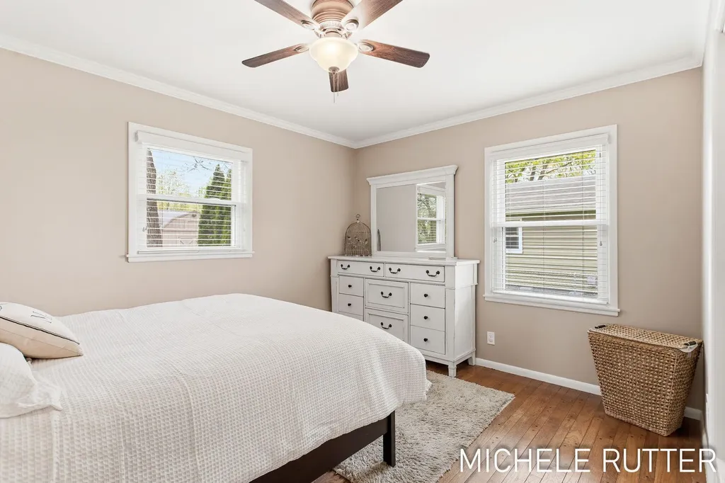 526 Pinecrest Street Holland Charter Township MI 49424