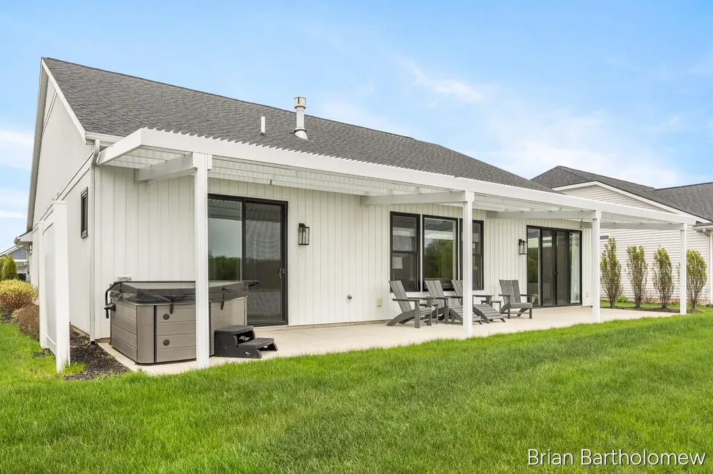 2930 Isle Water Drive Plainfield Charter Township MI 49306