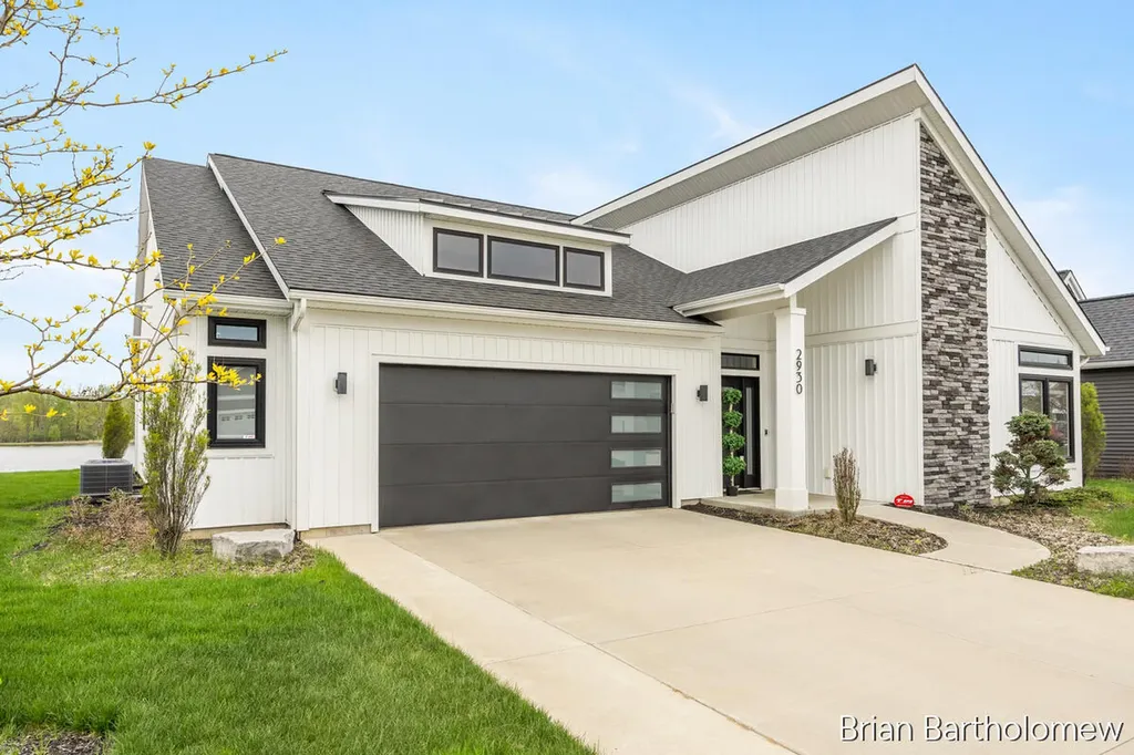 2930 Isle Water Drive Plainfield Charter Township MI 49306
