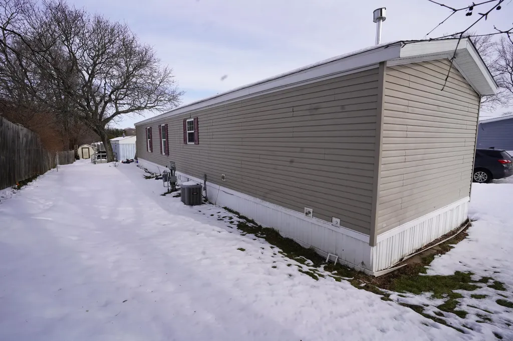 1906 Hawk Drive Kalamazoo City MI 49008