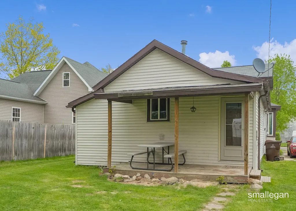 207 N Queen Street Nashville Village MI 49073