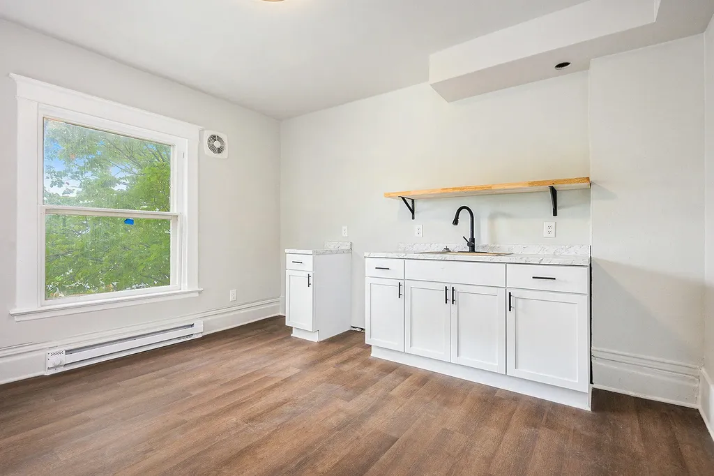 415 W Walnut Street Kalamazoo City MI 49007