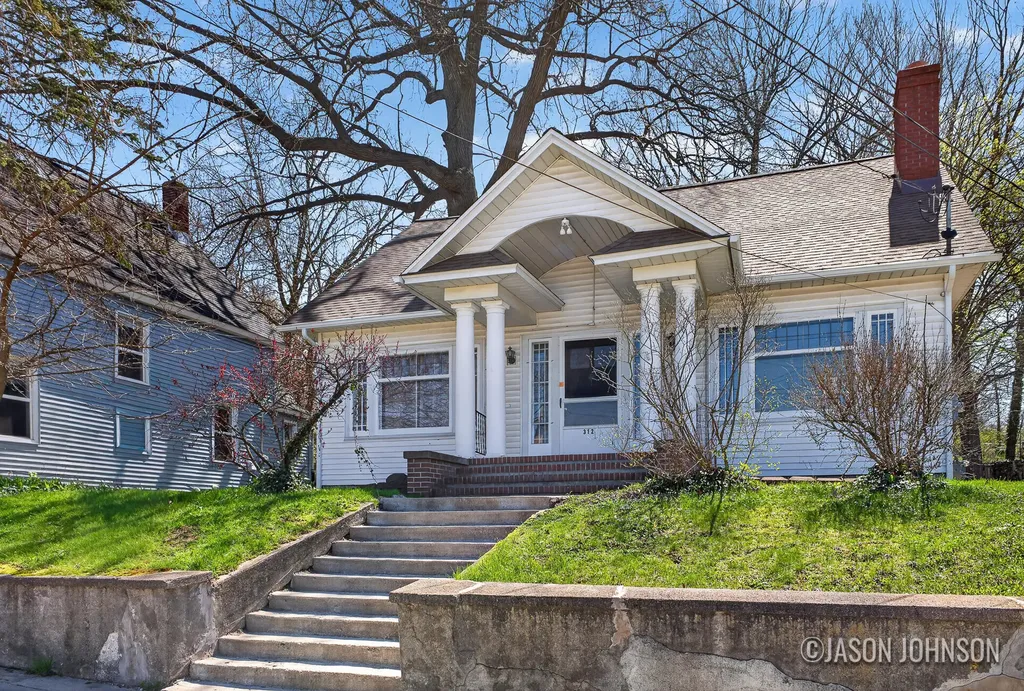 312 Sweet Street NE Grand Rapids City MI 49505