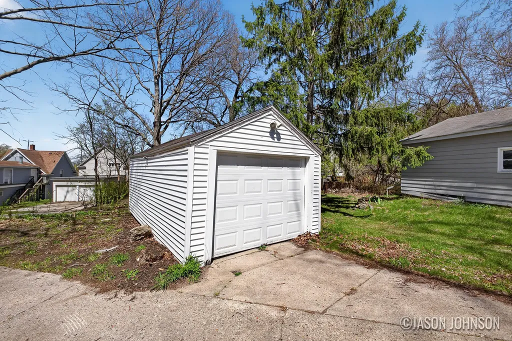 312 Sweet Street NE Grand Rapids City MI 49505