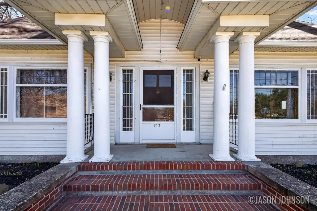 312 Sweet Street NE Grand Rapids City MI 49505