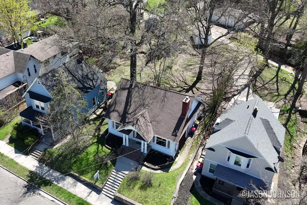 312 Sweet Street NE Grand Rapids City MI 49505