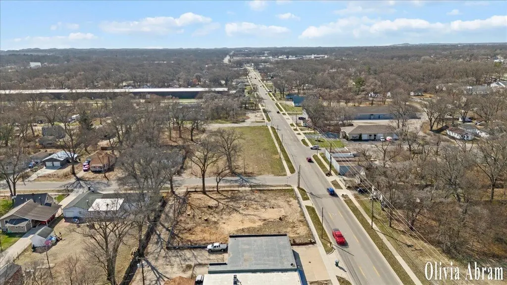1263 E Broadway Avenue Norton Shores City MI 49444
