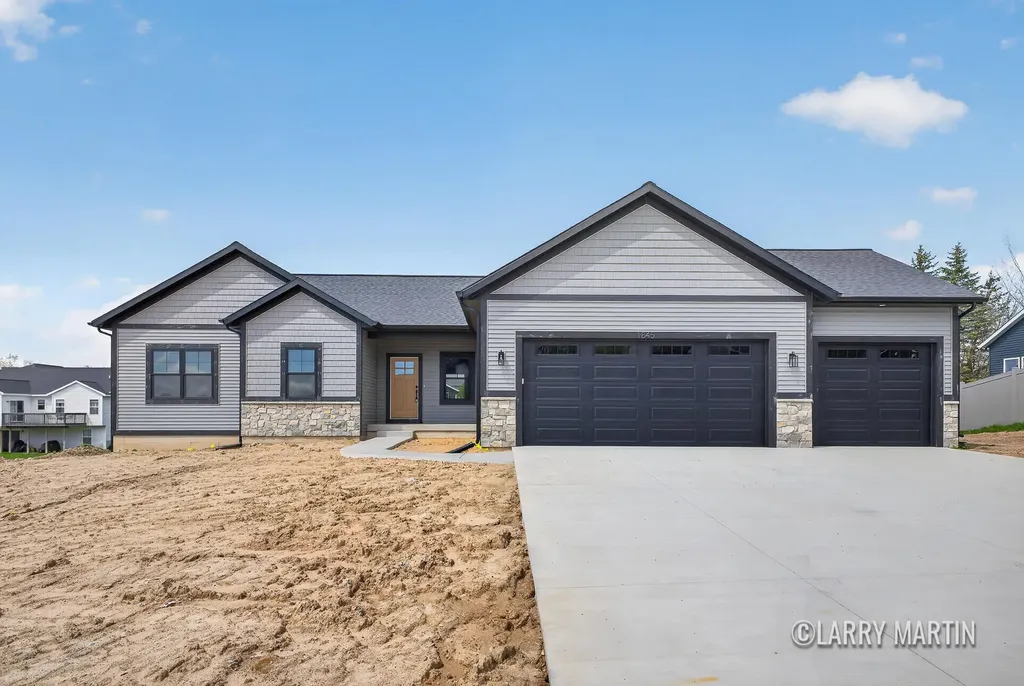 1845 Stratford Lane NW Walker City MI 49534