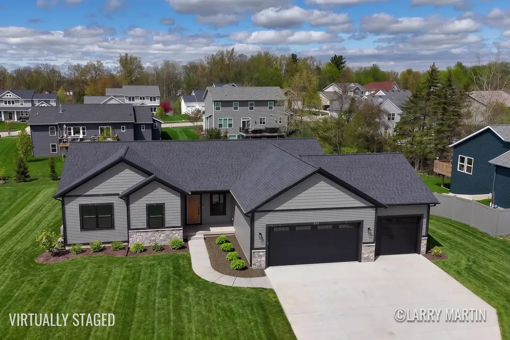 1845 Stratford Lane NW Walker City MI 49534