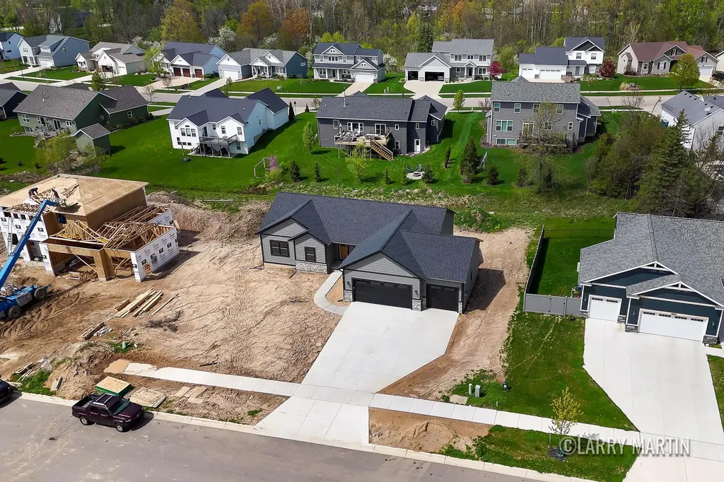 1845 Stratford Lane NW Walker City MI 49534