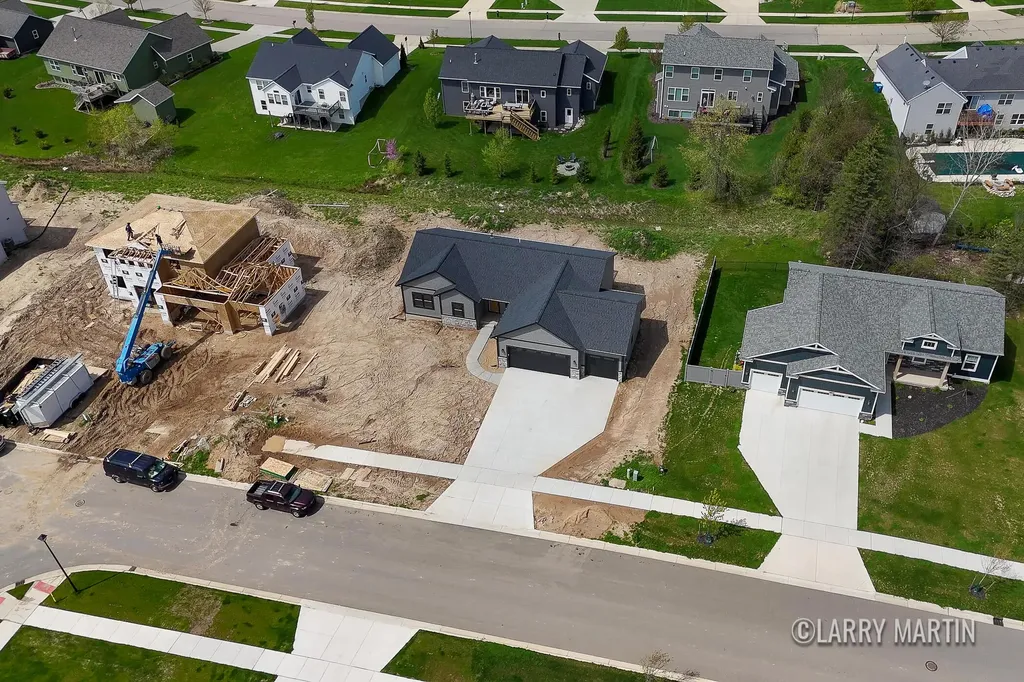 1845 Stratford Lane NW Walker City MI 49534