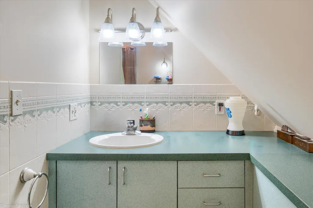 6453 Johnson Road Flushing Charter Township MI 48433