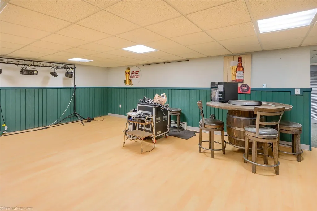 6453 Johnson Road Flushing Charter Township MI 48433