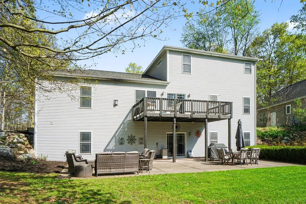 2516 Vanhorn Court Allegan Township MI 49010