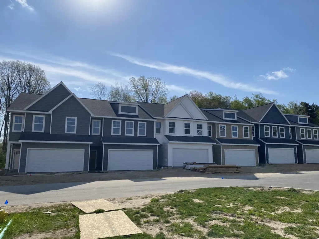 4858 Hidden River Avenue SW Wyoming City MI 49418
