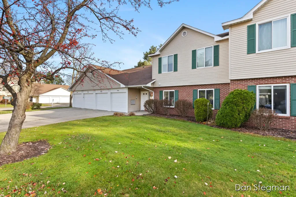 3116 Windcrest Court NE Grand Rapids Charter Township MI 49525