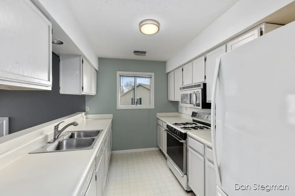 3116 Windcrest Court NE Grand Rapids Charter Township MI 49525