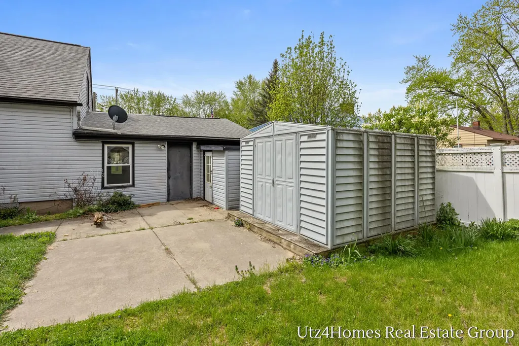 231 50th Street SW Wyoming City MI 49548