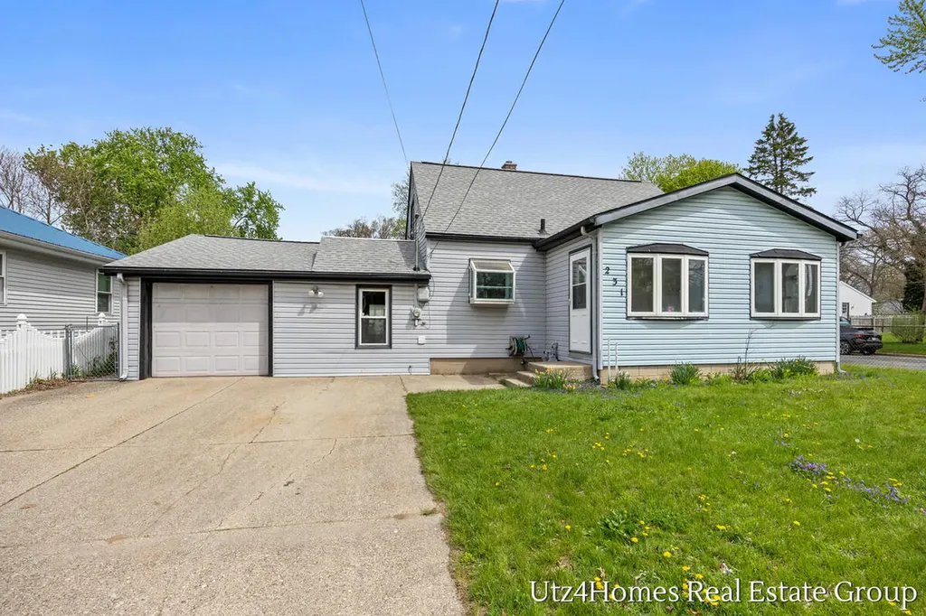 231 50th Street SW Wyoming City MI 49548