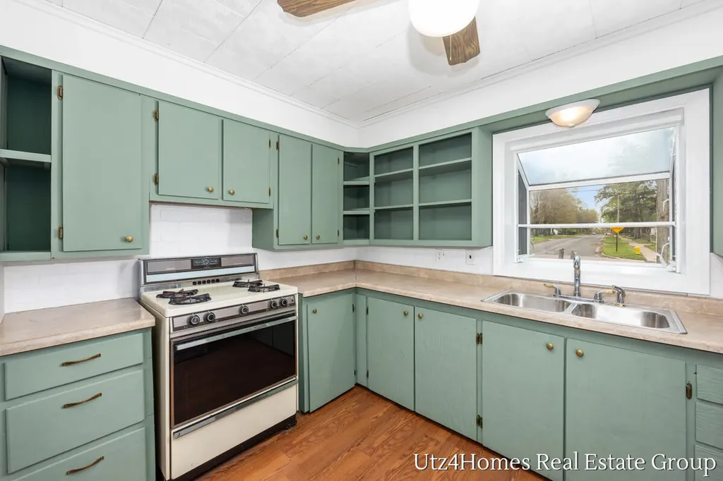 231 50th Street SW Wyoming City MI 49548