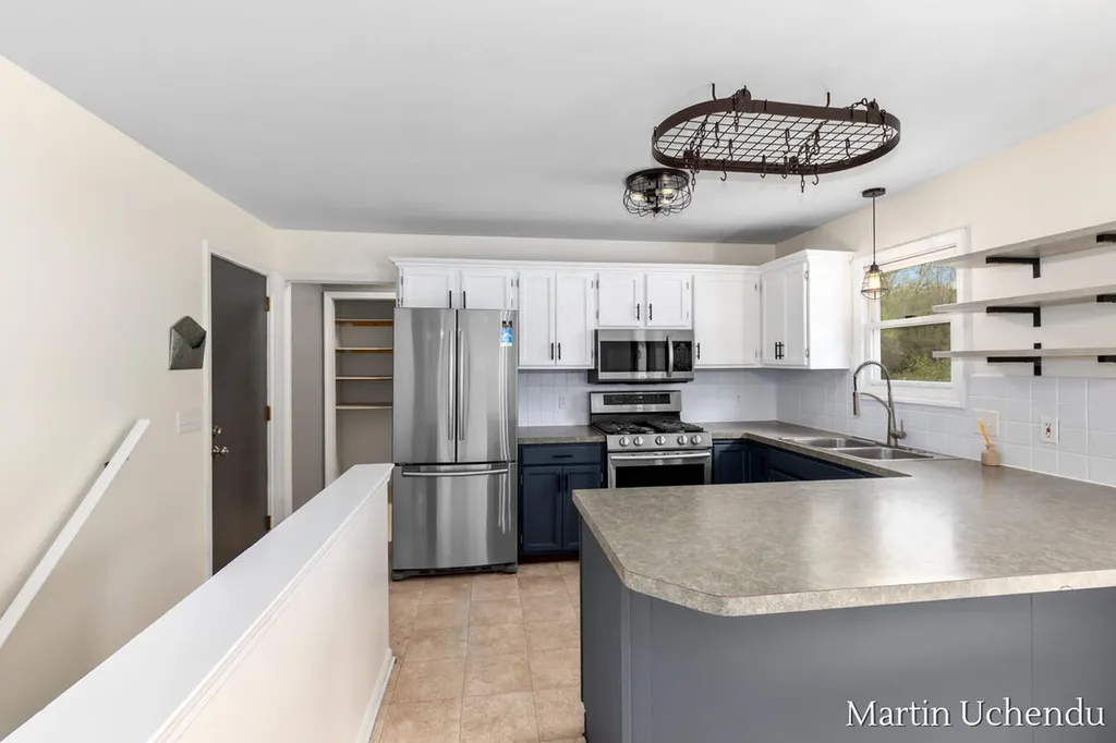 4359 W Grand Boulevard NW Walker City MI 49534