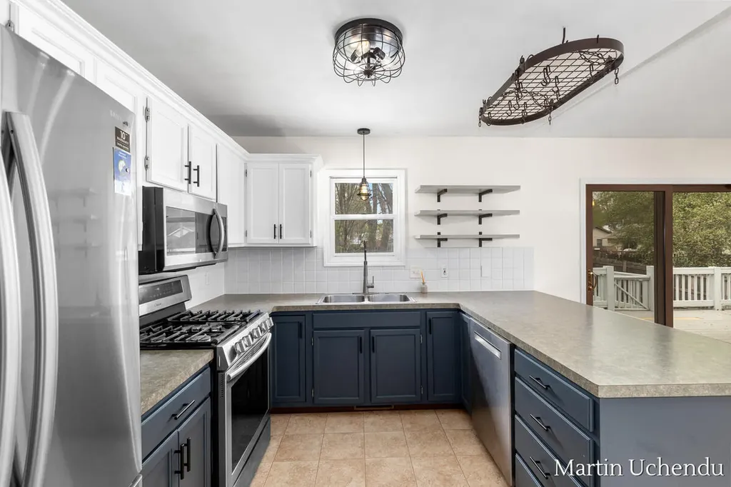 4359 W Grand Boulevard NW Walker City MI 49534