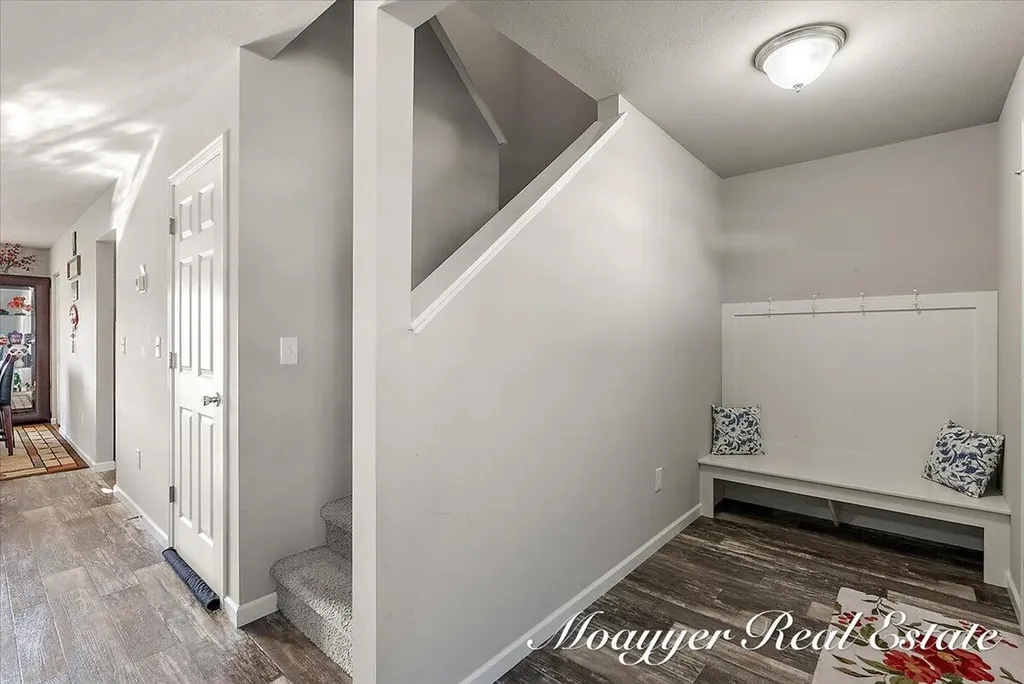 5764 Kiverton Ridge Drive SE Kentwood City MI 49508