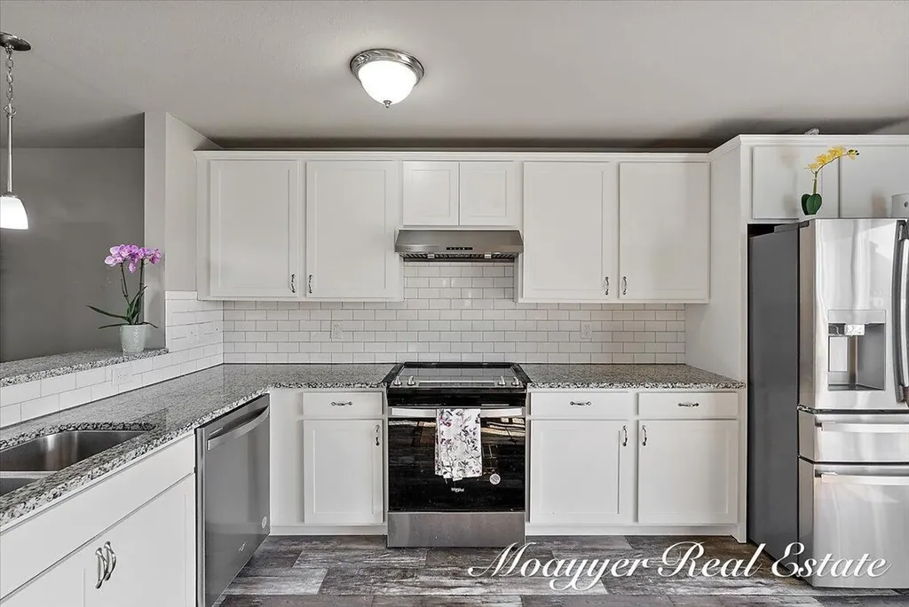 5764 Kiverton Ridge Drive SE Kentwood City MI 49508