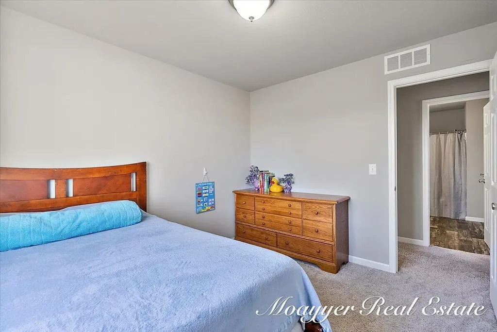 5764 Kiverton Ridge Drive SE Kentwood City MI 49508