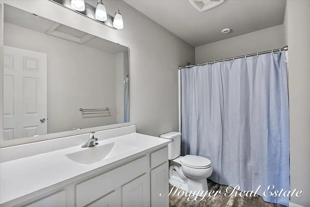 5764 Kiverton Ridge Drive SE Kentwood City MI 49508