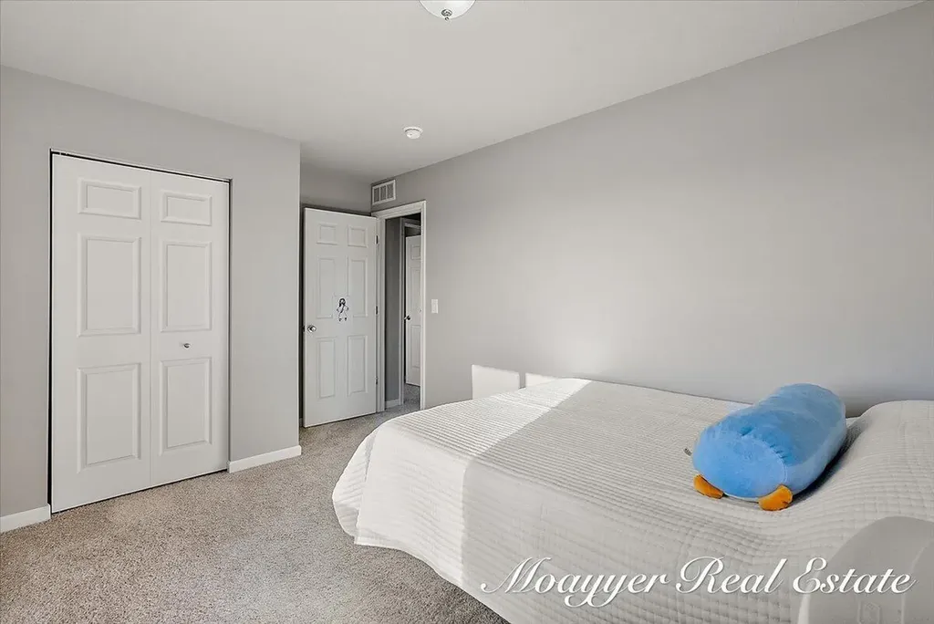 5764 Kiverton Ridge Drive SE Kentwood City MI 49508