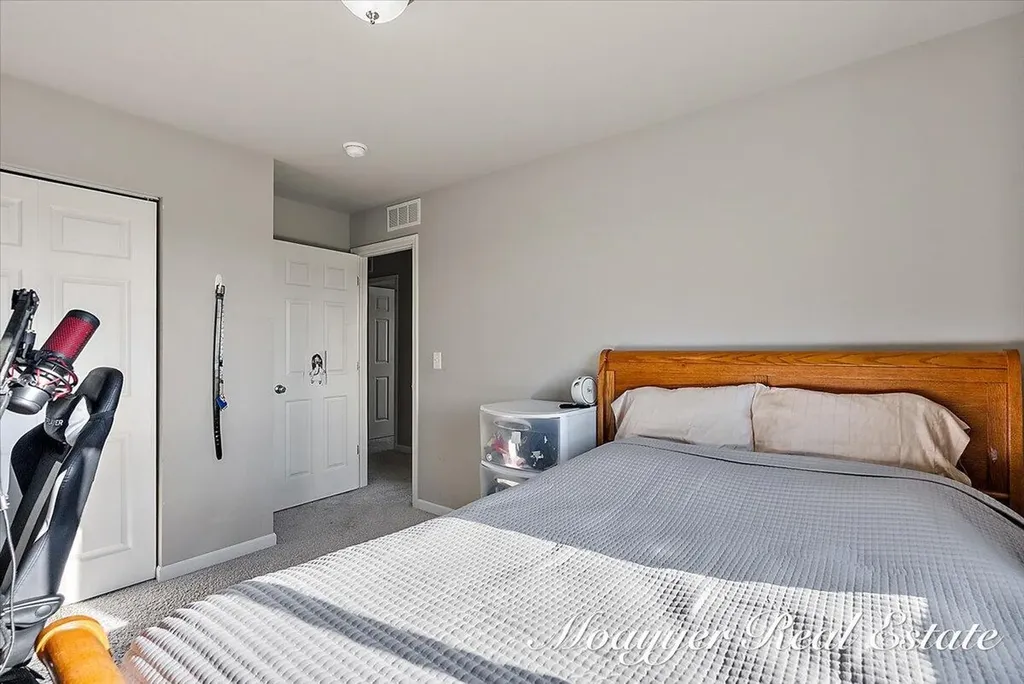 5764 Kiverton Ridge Drive SE Kentwood City MI 49508