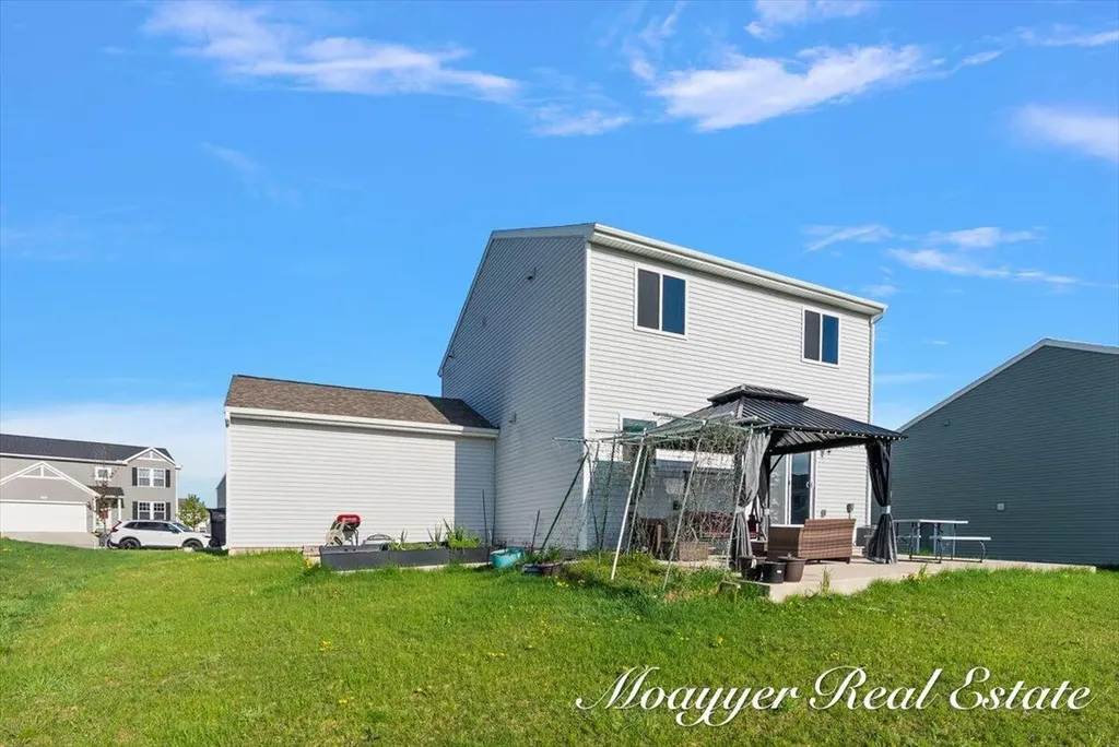 5764 Kiverton Ridge Drive SE Kentwood City MI 49508