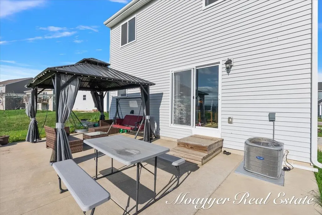 5764 Kiverton Ridge Drive SE Kentwood City MI 49508